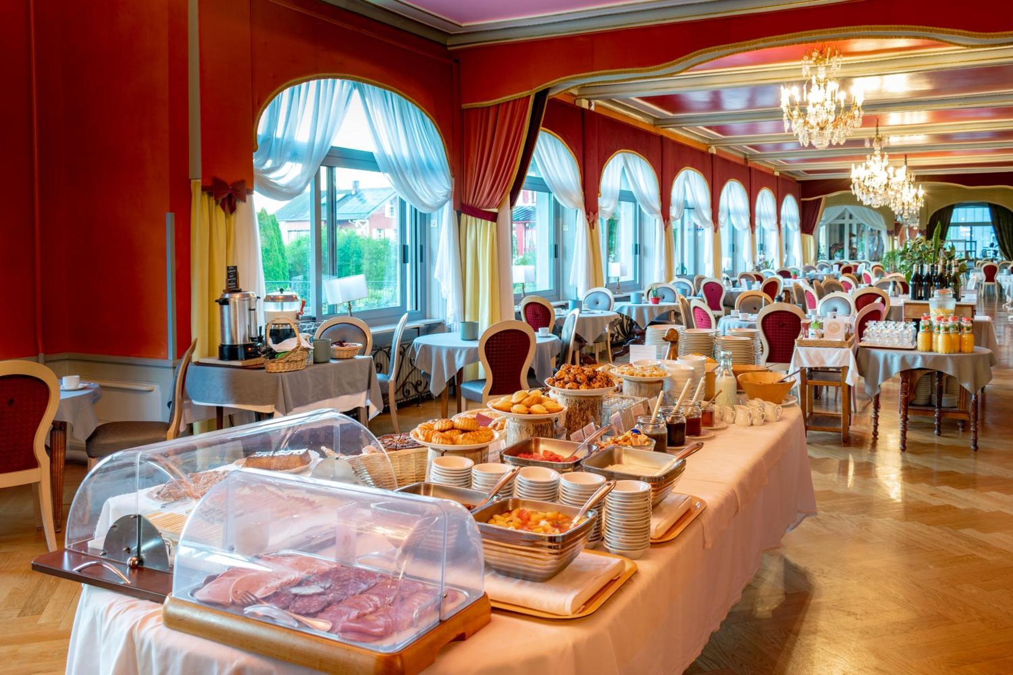 Hotel-Restaurant Le Lac Мальбюисон Экстерьер фото